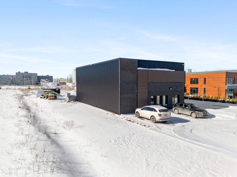 More Photos Of 523 Rang 3E, Saint-jean-sur-richelieu Land For Lease