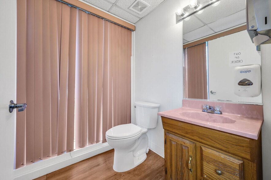 More Photos Of 46 E Somerset St, Raritan Medical For Sale