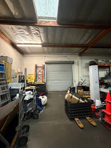 More Photos Of 169-171 W Orangethorpe Ave, Placentia Light Distribution For Lease