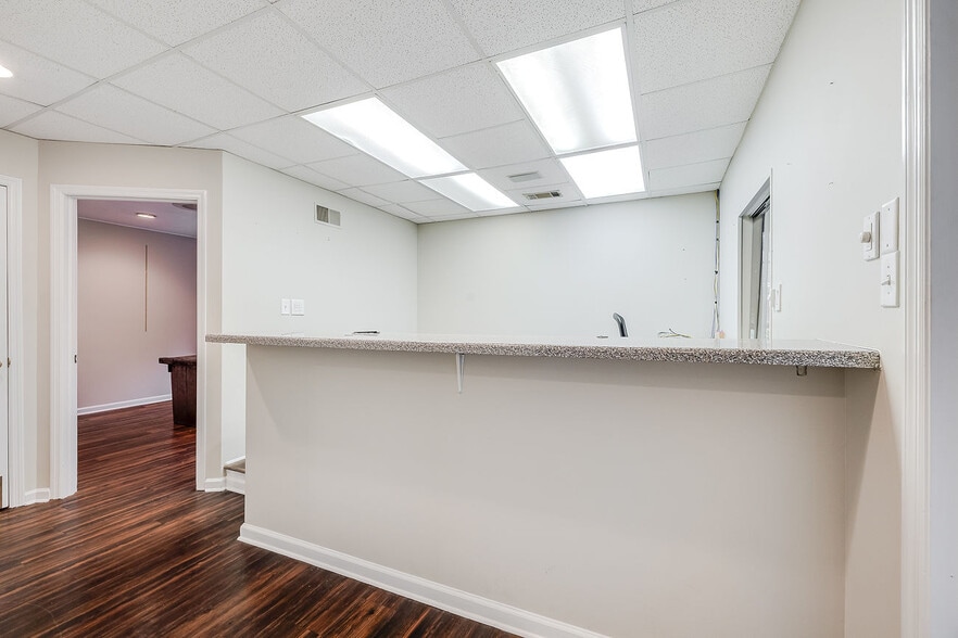 More Photos Of 11706 Mercy Blvd, Savannah Medical For Sale