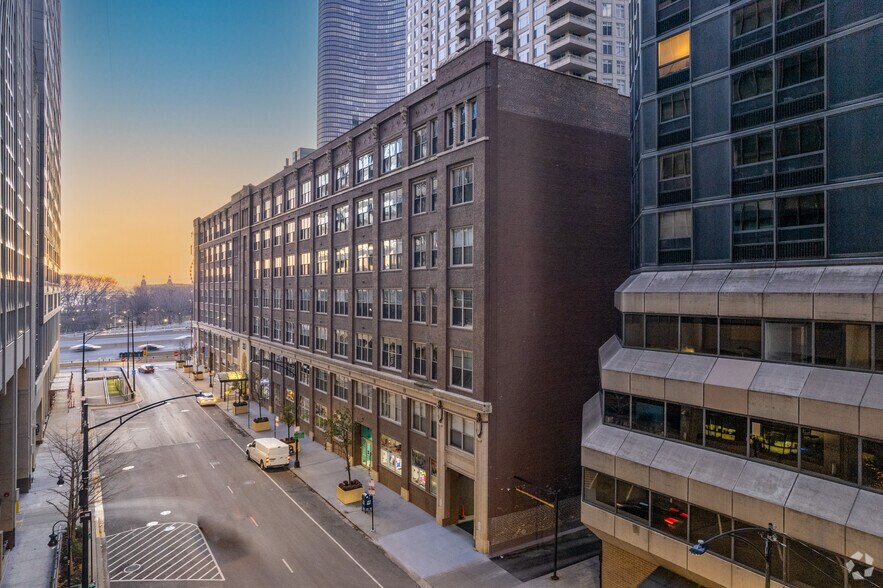 More Photos Of 540 N Lake Shore Dr, Chicago Apartments For Lease