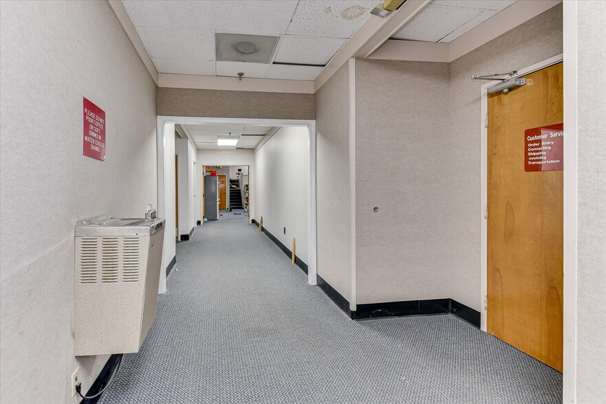 More Photos Of 1089 Augusta Rd, Warrenville Office For Sale