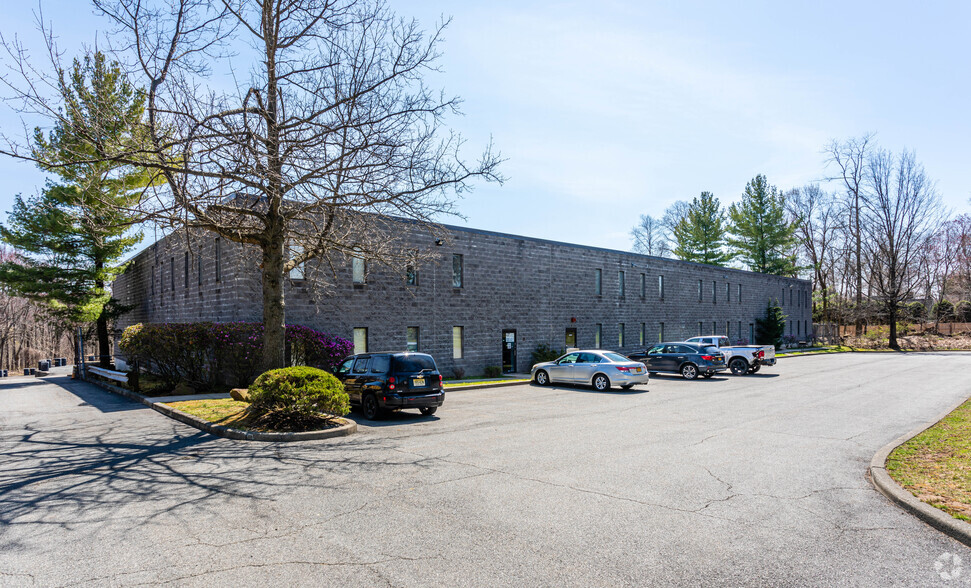 Primary Photo Of 100 Wells Ave, Congers Manufacturing For Lease