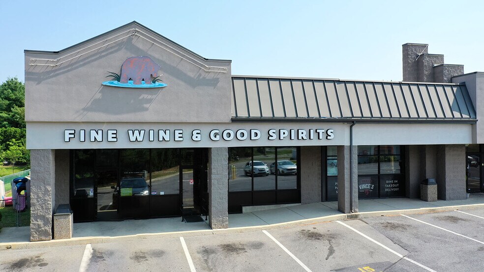 More Photos Of 185 W Main St, Macungie Unknown For Lease