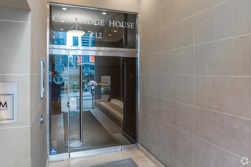 More Photos Of 212 King St W, Toronto Coworking Space