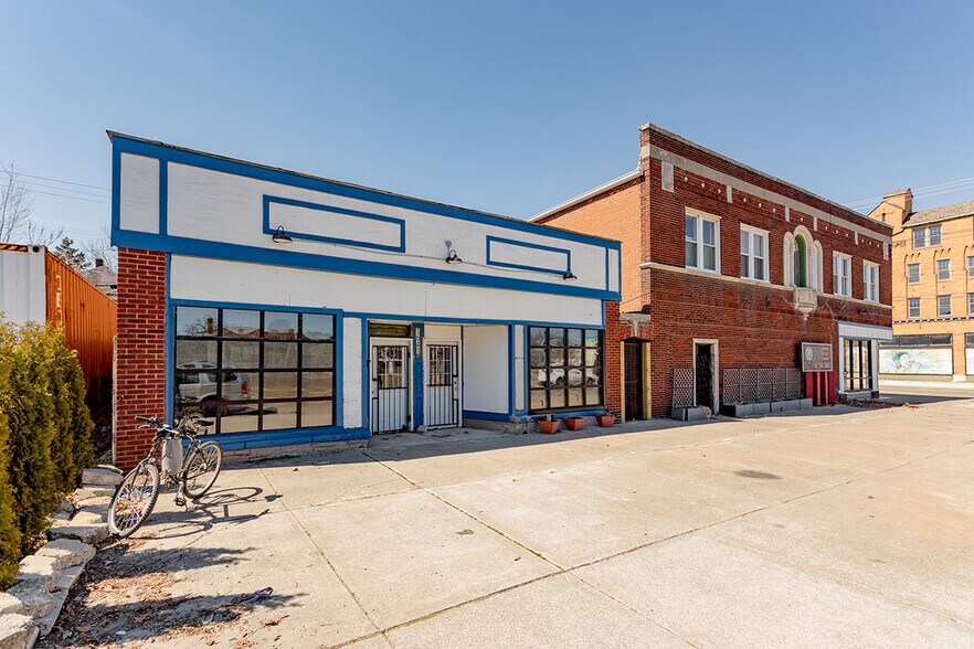 More Photos Of 14820-14840 Kercheval St, Detroit Storefront Retail Office For Sale