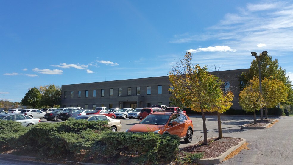 More Photos Of 1752 Windsor Rd, Loves Park Office For Lease