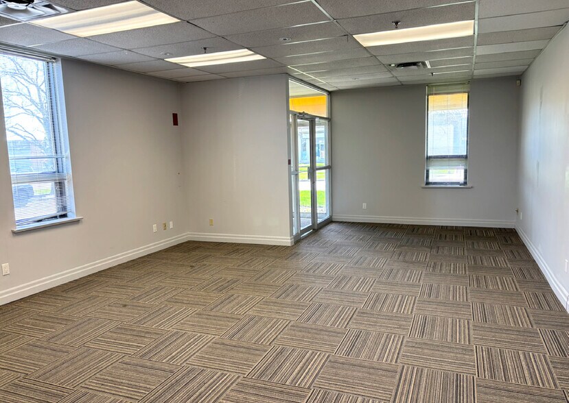 More Photos Of 10 Meteor Dr, Toronto Manufacturing For Sale