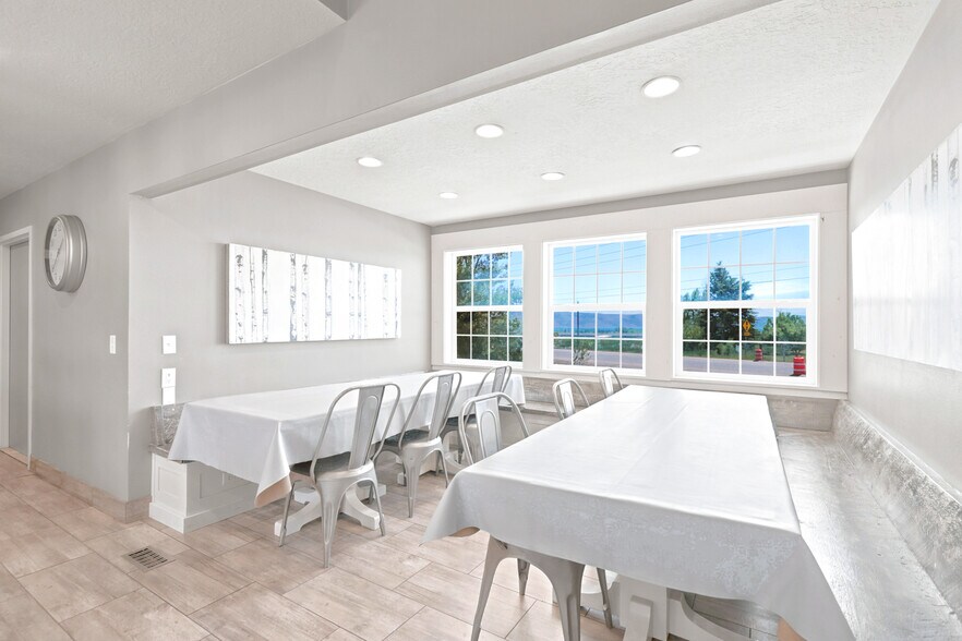 More Photos Of 40 Christa Circle cir, Garden City Specialty For Sale