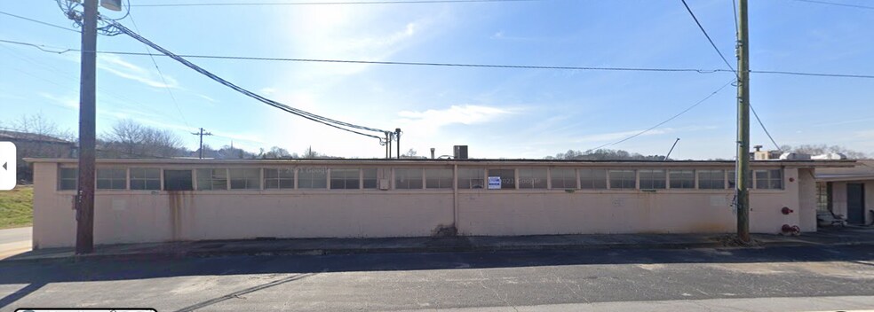 More Photos Of 482 Chattahoochee St, Cornelia Warehouse For Lease