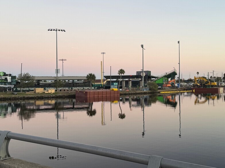 More Photos Of 128 S Beach St, Daytona Beach Apartments For Sale