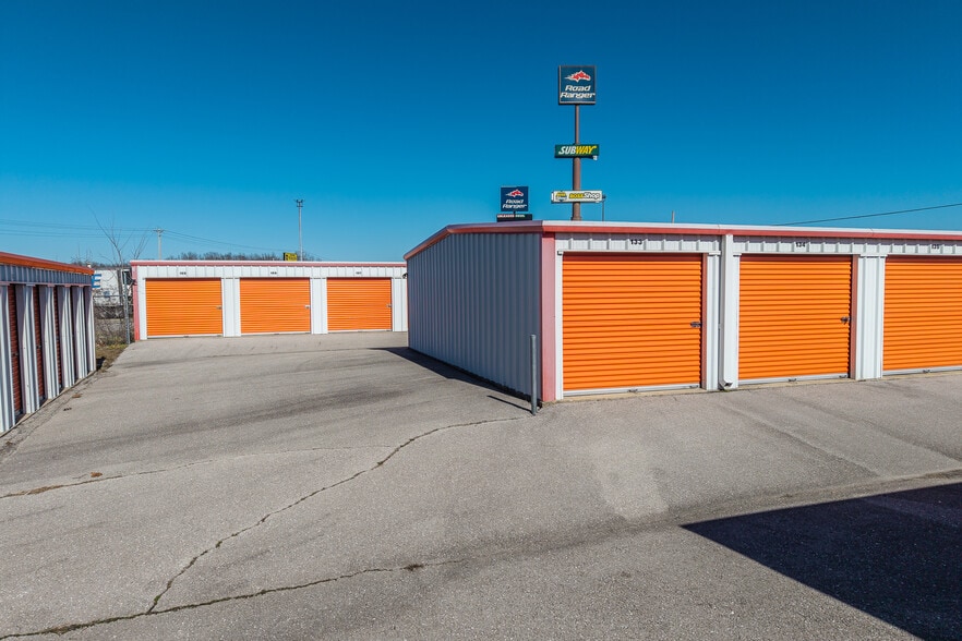 More Photos Of 14305 Saint Robert Outer Rd, Saint Robert Self Storage For Sale