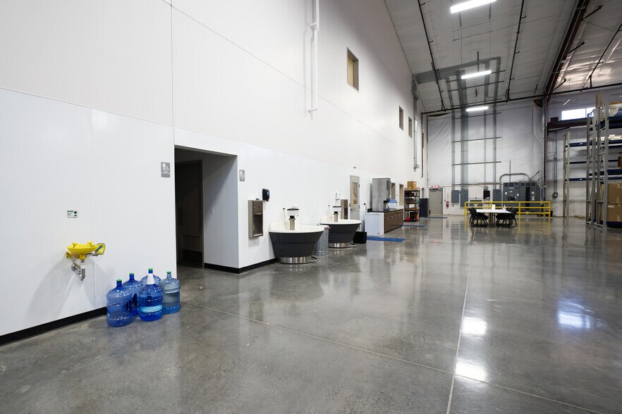 More Photos Of 12306 State Highway 191, Midland Warehouse For Lease