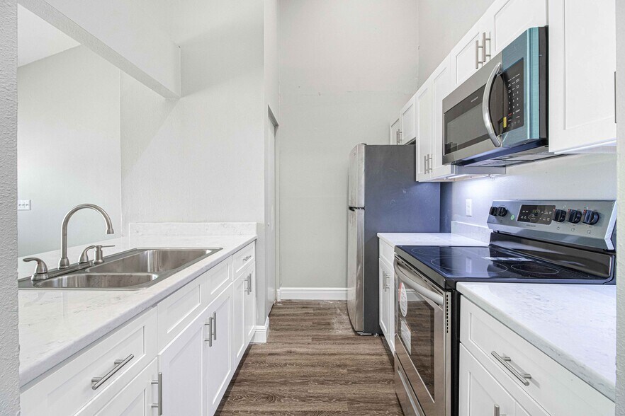 More Photos Of 4151 SE 22nd Ave, Ocala Apartments For Sale