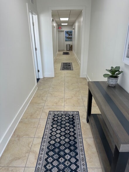 More Photos Of 1301 Penman Rd, Jacksonville Beach Loft Creative Space For Lease