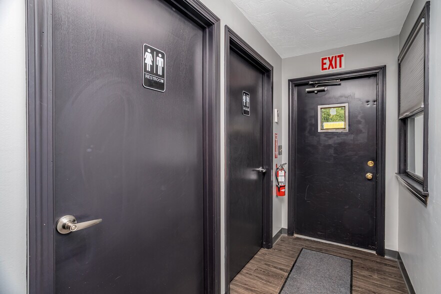 More Photos Of 40 Summer St, Fitchburg Office For Sale