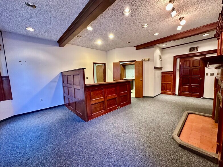 More Photos Of 19 Woodland St, Hartford Medical For Lease