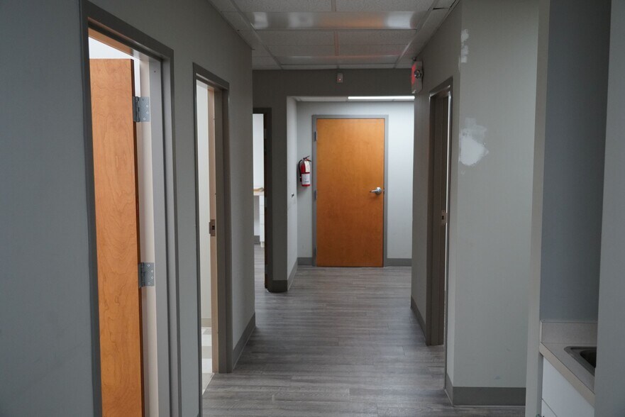 More Photos Of 1657 E Greenville St, Anderson Office For Sale