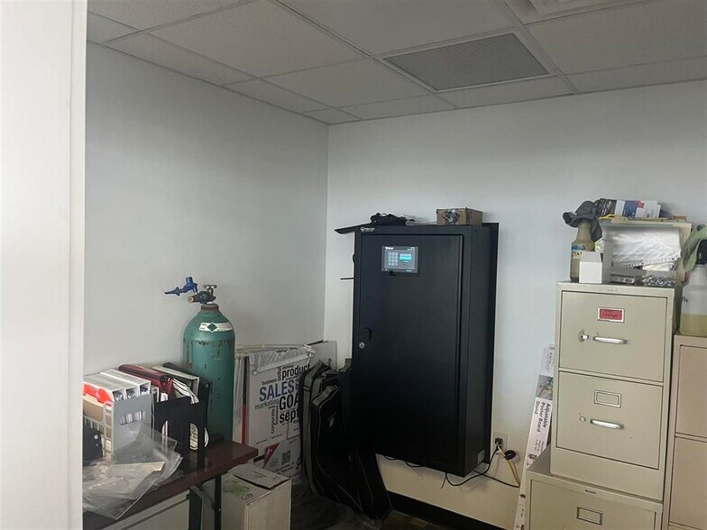 More Photos Of 4120 S US Highway 41, Terre Haute Auto Dealership For Sale