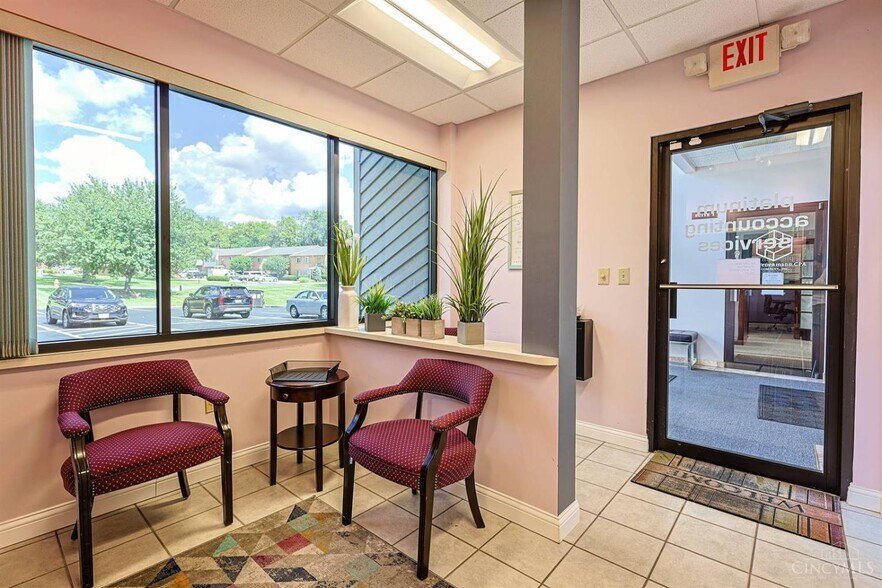 More Photos Of 5630 Bridgetown Rd, Cincinnati Office For Sale