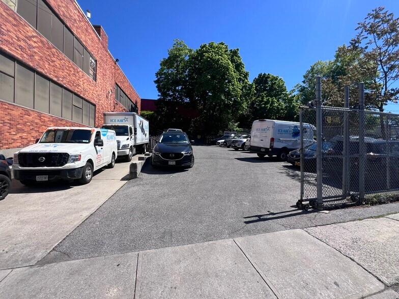More Photos Of 80 Hartford Ave, Mount Vernon Warehouse For Sale