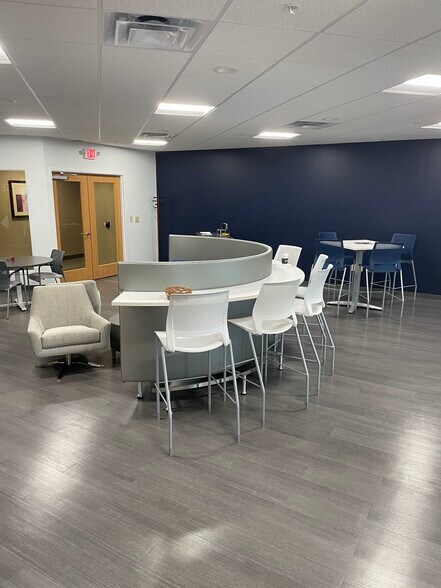 More Photos Of 2601 Mission Point Blvd, Beavercreek Office For Lease