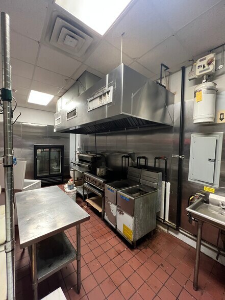 More Photos Of 59-71 Orange Tpke, Sloatsburg Storefront For Lease