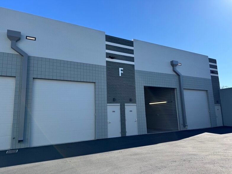 More Photos Of 31606 N Cave Creek Rd, Cave Creek Self Storage For Sale