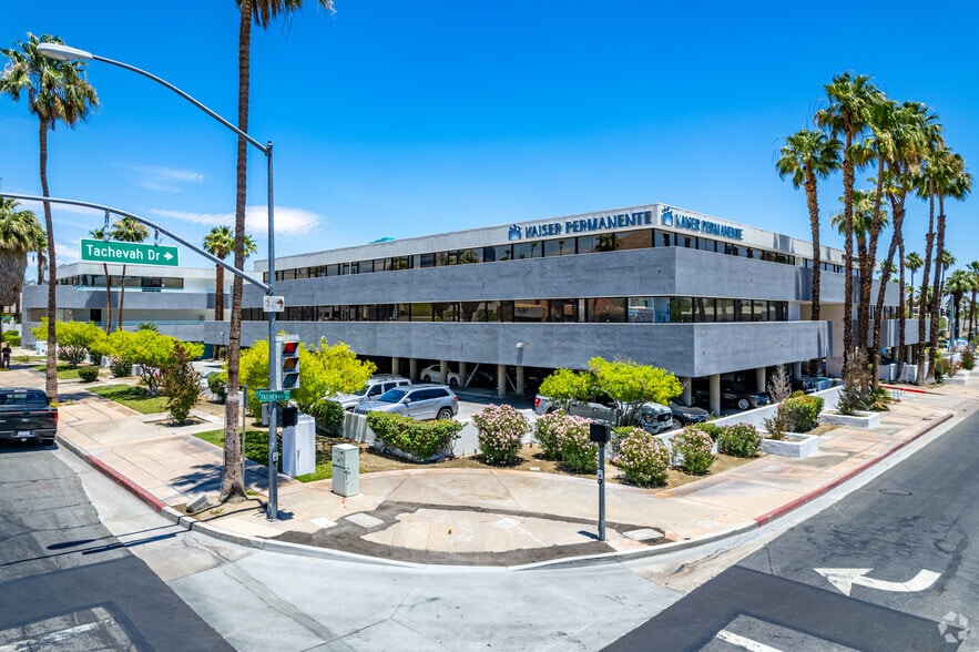 More Photos Of 1100 N Palm Canyon Dr, Palm Springs Medical For Lease