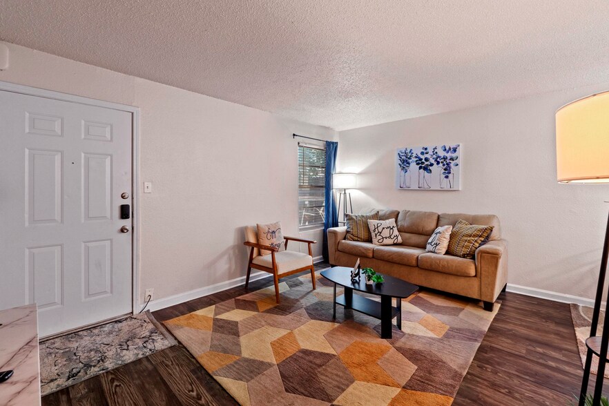 More Photos Of 1501 Kinney Ave, Austin Apartments For Sale