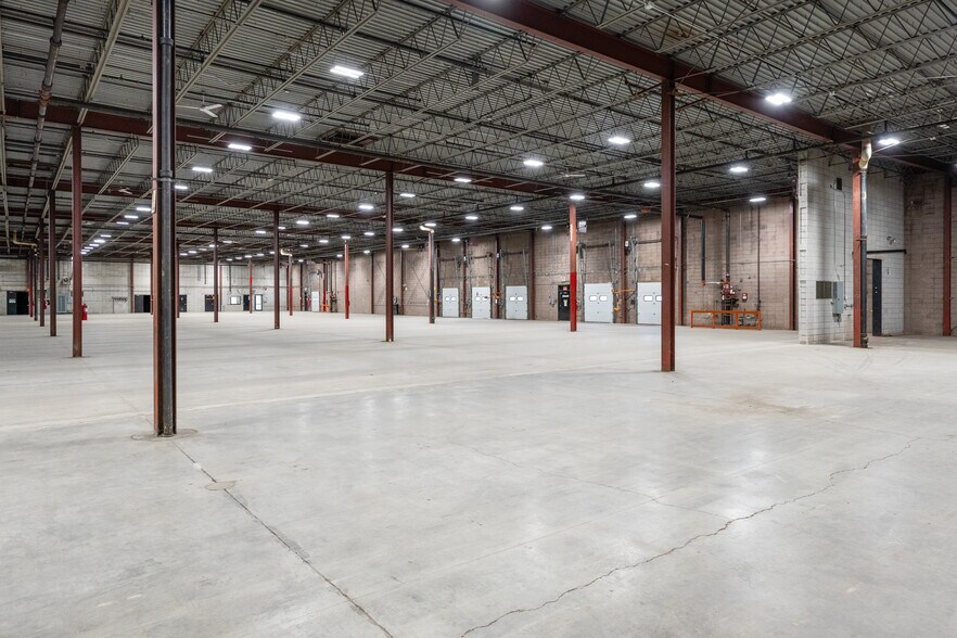 More Photos Of 1 Cornell Pl, Wilmington Warehouse For Lease