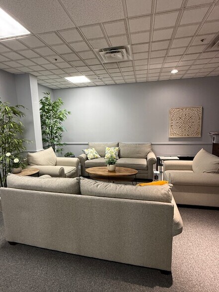 More Photos Of 1970 Main St, Sarasota Office For Lease