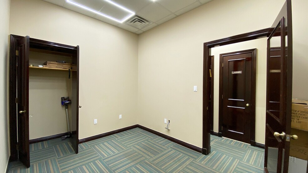 More Photos Of , Brooklyn Unknown For Sale