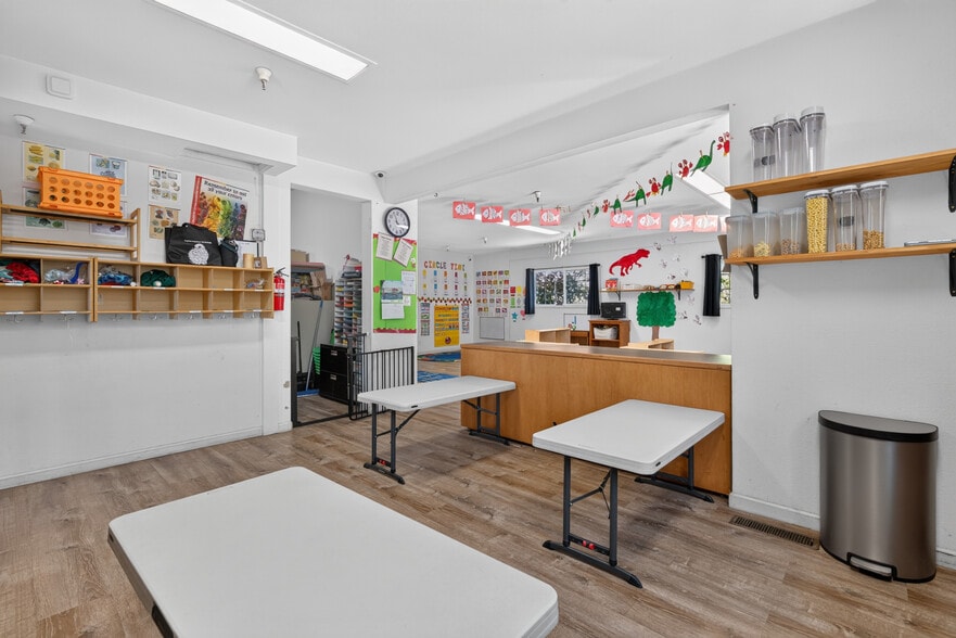 More Photos Of 530 N Cloverdale Blvd, Cloverdale Specialty For Sale