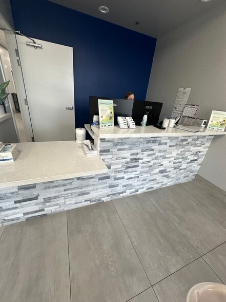 More Photos Of 17063 W Greenway Rd, Surprise General Retail For Sale