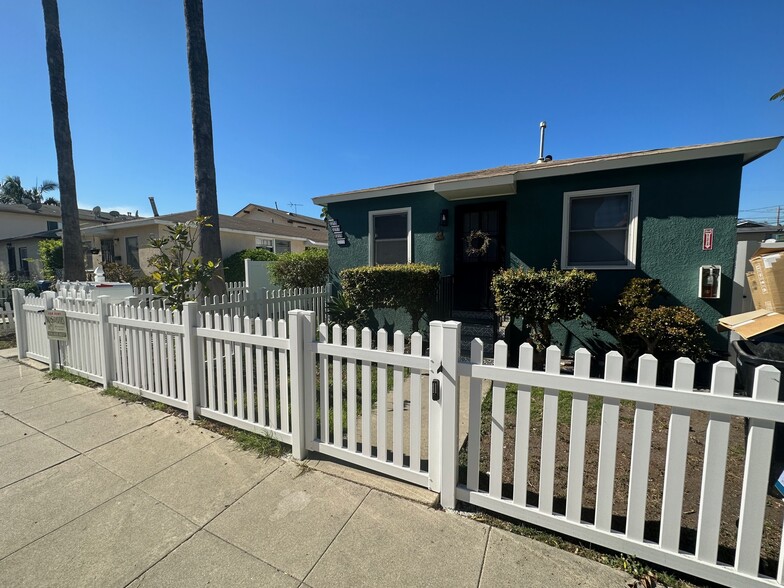 Primary Photo Of 2215 S Mesa St, San Pedro Apartments For Sale