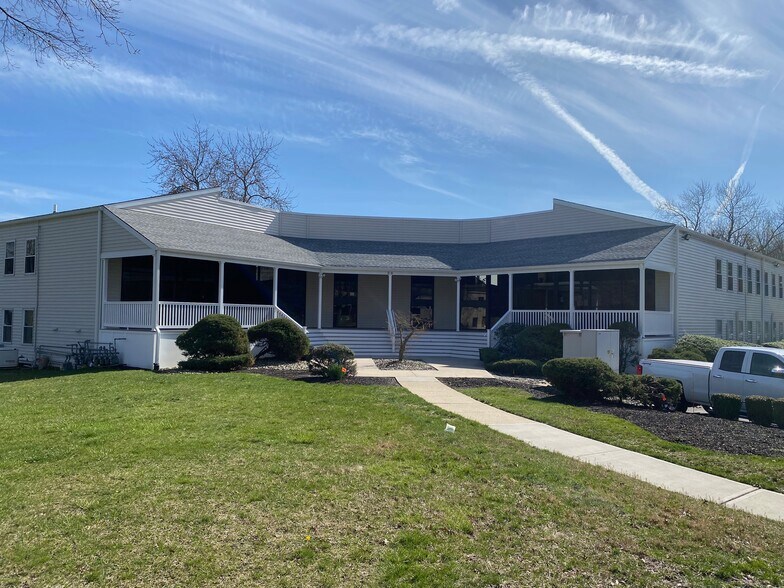 More Photos Of 59 Avenue at the Commons, Shrewsbury Medical For Lease