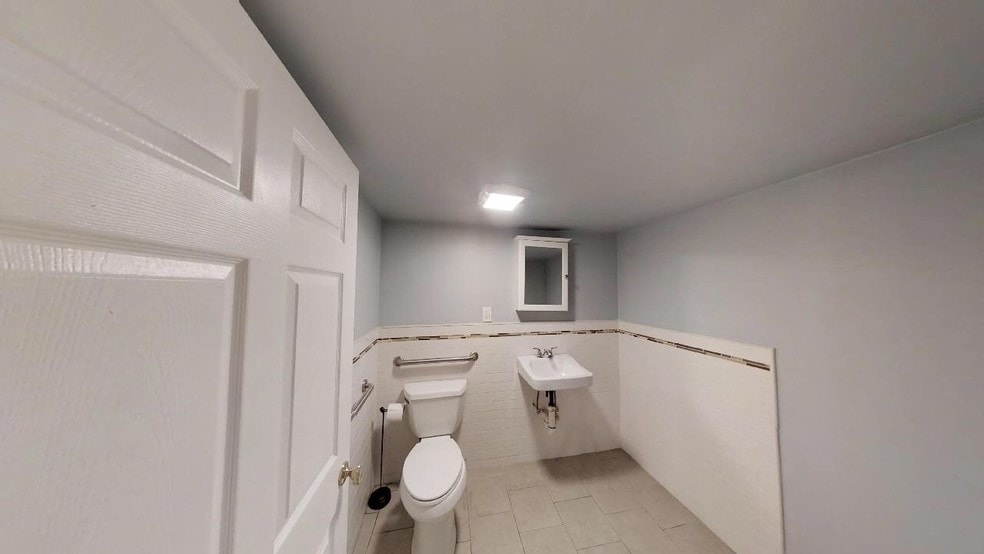 More Photos Of 1549 Selwyn Ave, Bronx Apartments For Lease