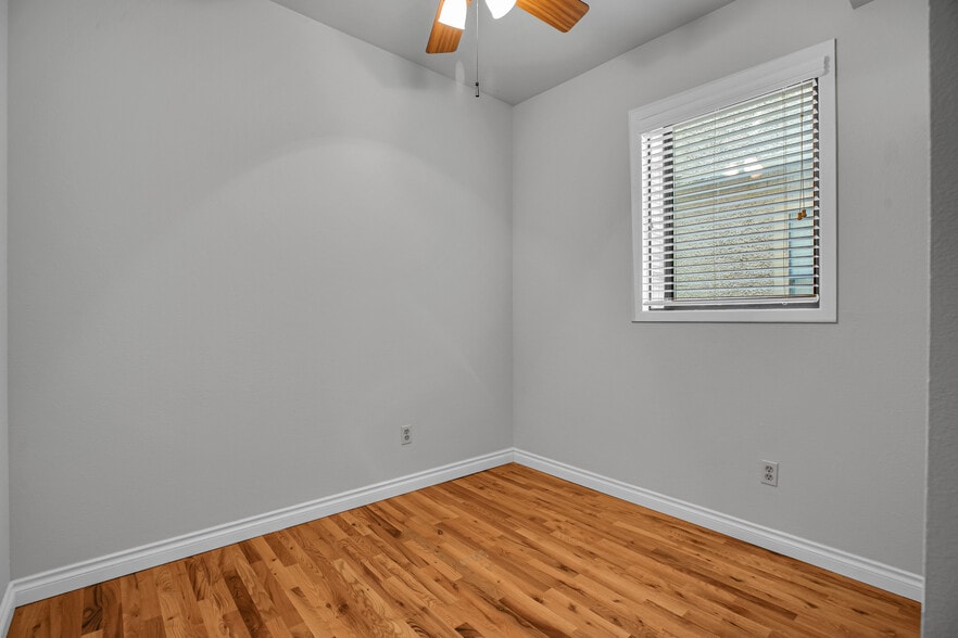 More Photos Of 1215 NW 21st Ave, Portland Apartments For Sale