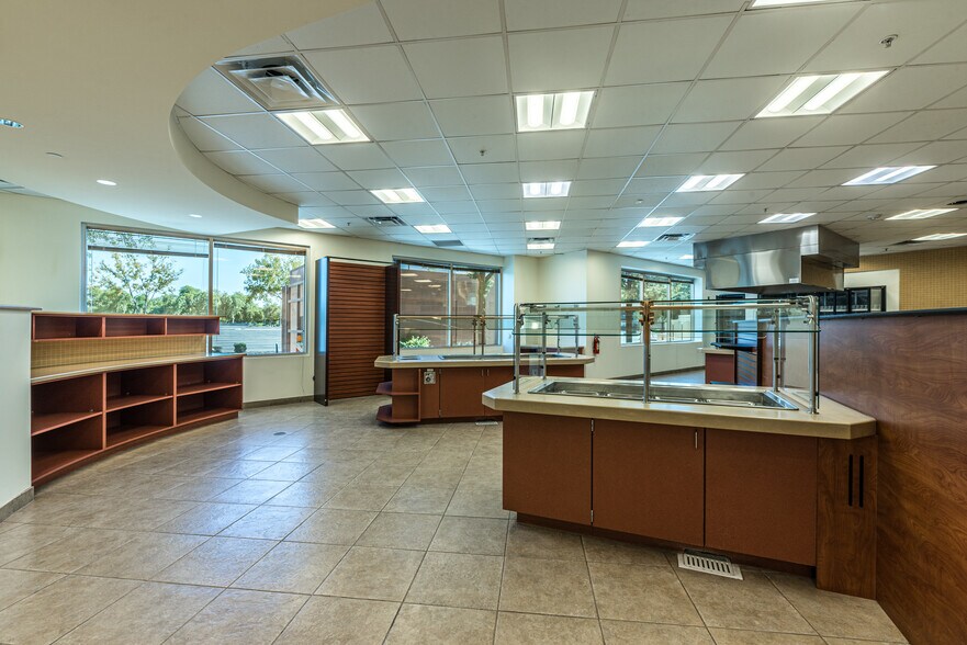 More Photos Of 8990 W Glendale Ave, Glendale Office For Sale