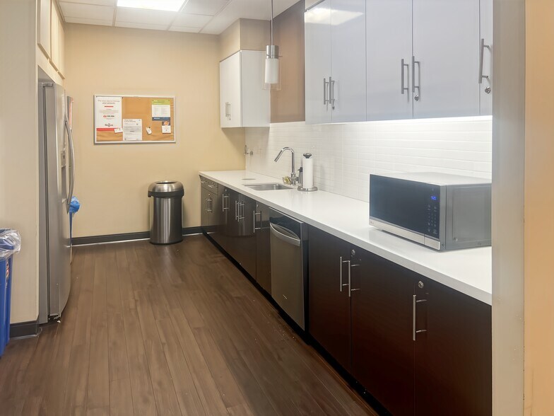 More Photos Of 100 Park Ave, New York Coworking Space