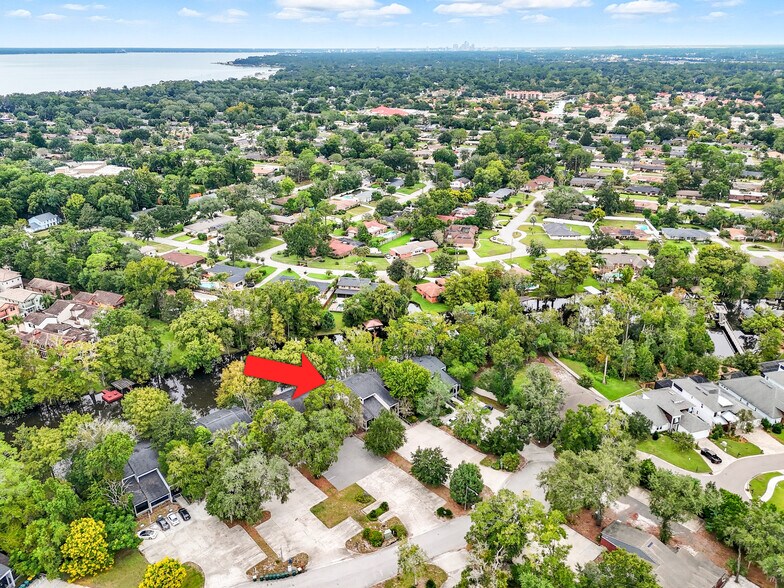 More Photos Of 8818 Goodbys Executive Dr, Jacksonville Office For Sale