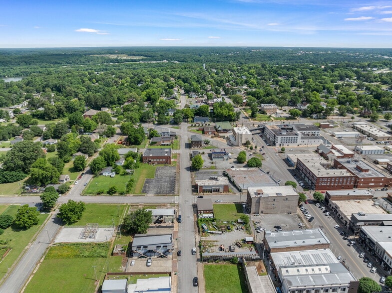 More Photos Of 419 N Raleigh Ave, Sheffield Specialty For Sale