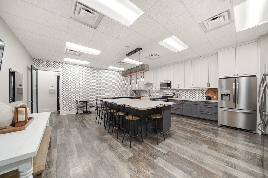More Photos Of 4300 FM 2351 Rd, Friendswood Office For Lease
