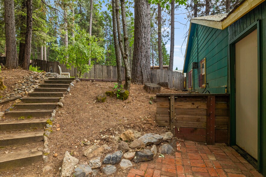 More Photos Of 1137 CA-4 Hwy, Arnold General Retail For Sale