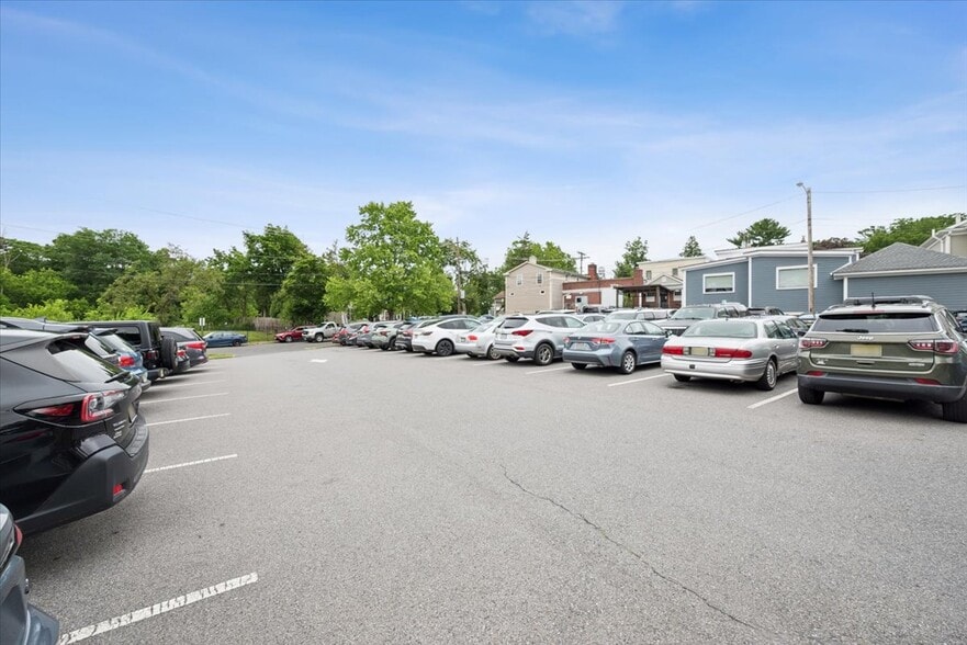 More Photos Of 6 Leigh St, Clinton Township Office For Sale