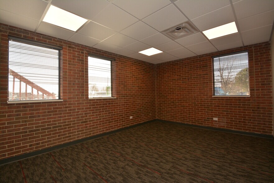 More Photos Of 6595 W 14th Ave, Lakewood Office For Lease