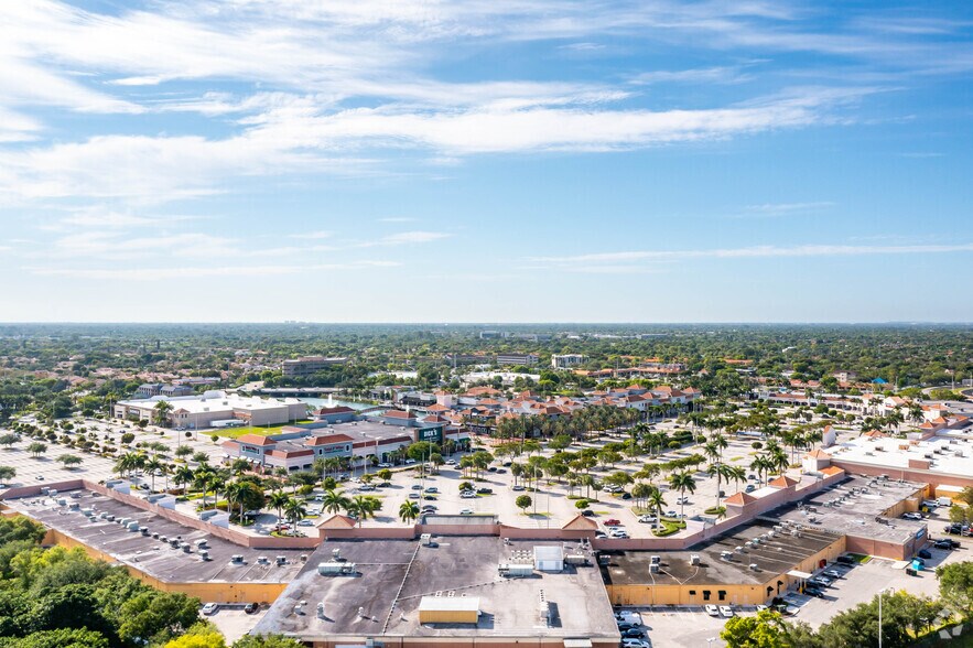 More Photos Of 8330-8505 Mills Dr, Miami Unknown For Lease