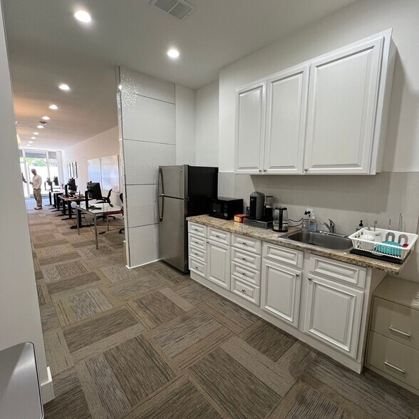 More Photos Of 12-20 N San Mateo Dr, San Mateo Medical For Lease