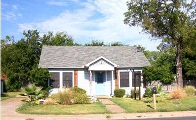 More Photos Of 907 N Goliad Rd, Rockwall Office For Lease